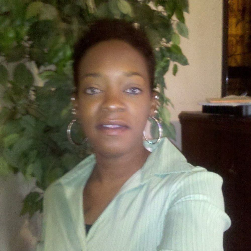 Meet your Posher, Esha